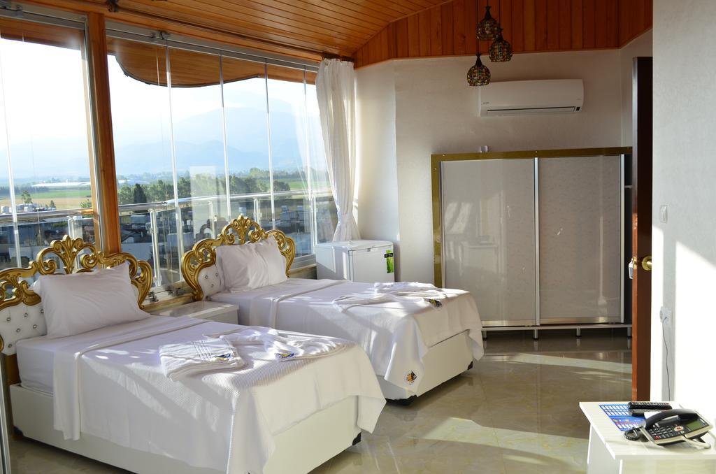 Alev Palace Otel Arsuz Zimmer foto