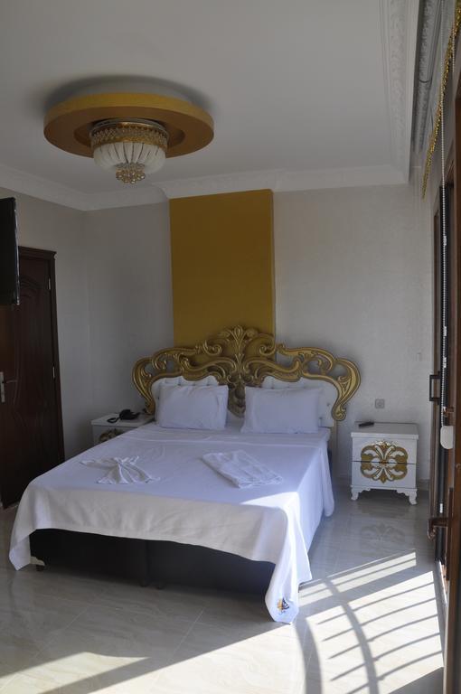 Alev Palace Otel Arsuz Zimmer foto